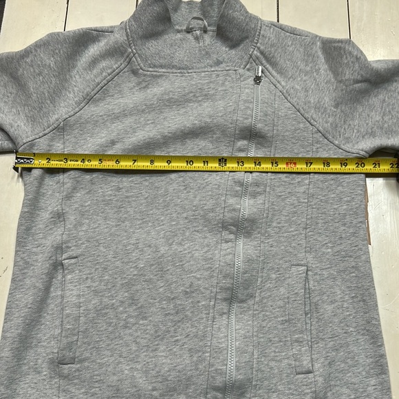 🍋Lululemon Grey Long-Sleeve, side Zip - Picture 11 of 13